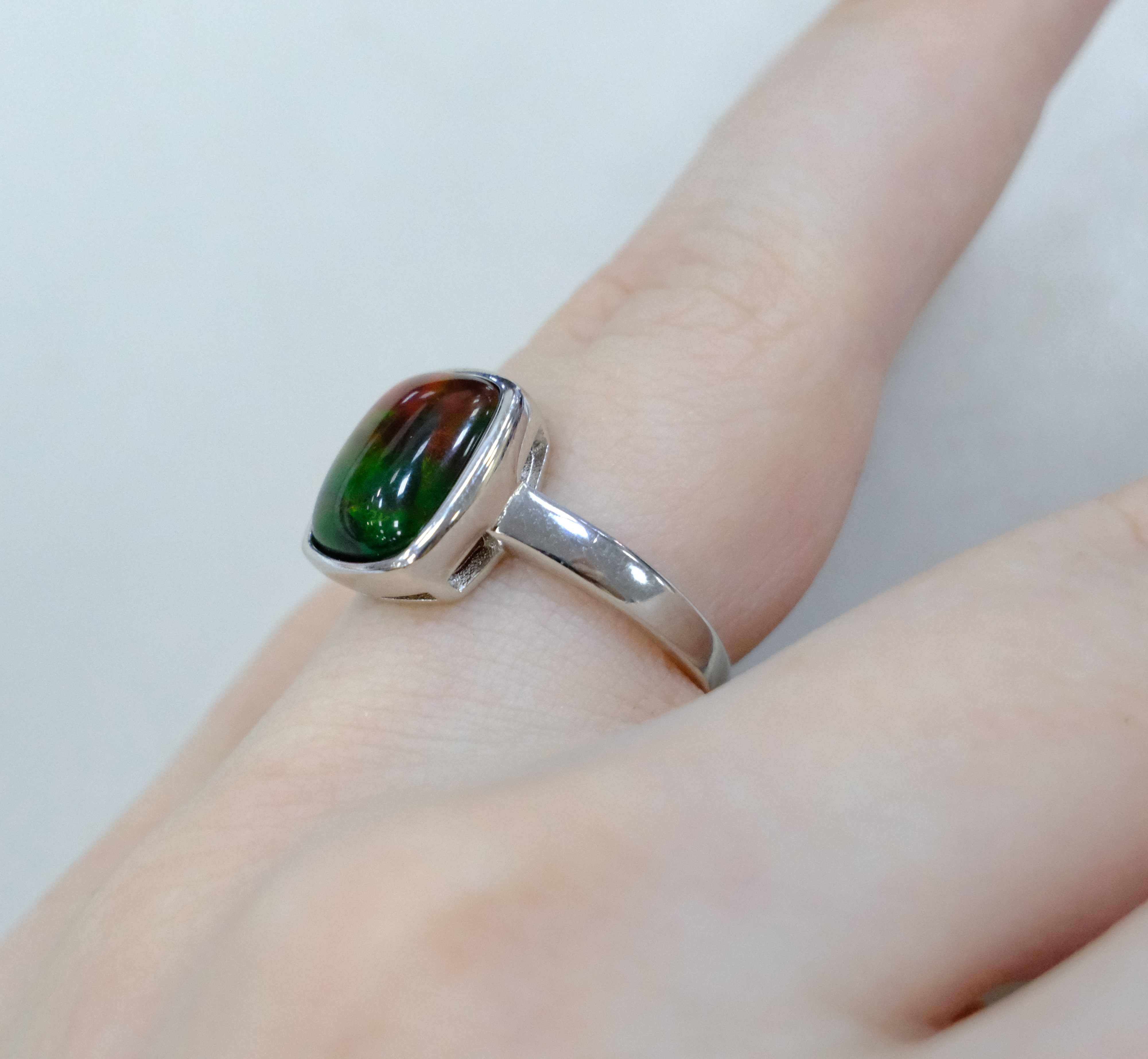 Серебряное кольцо с аммолитом